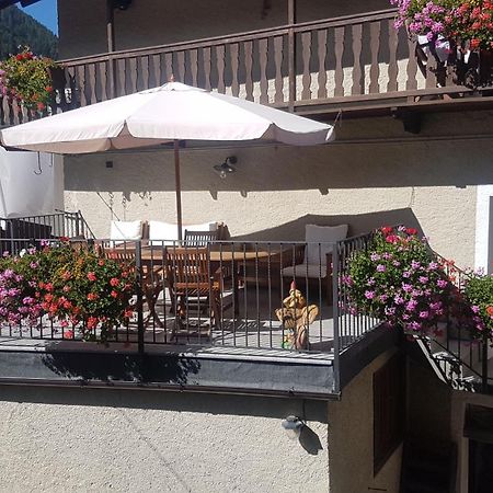 Maison Julie-Lungo La Via Francigena เอตรูเบละส์ ภายนอก รูปภาพ