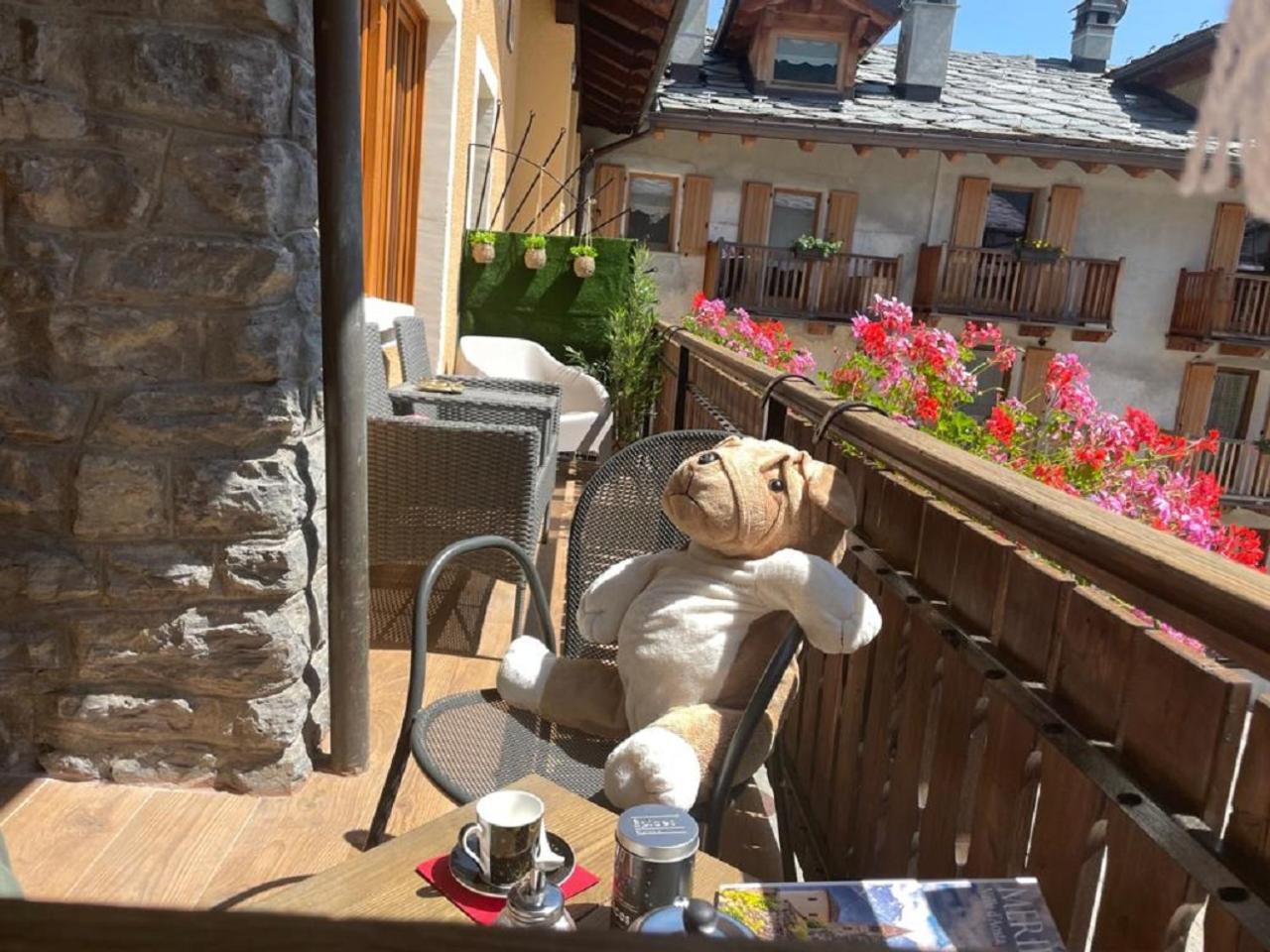 Maison Julie-Lungo La Via Francigena เอตรูเบละส์ ภายนอก รูปภาพ