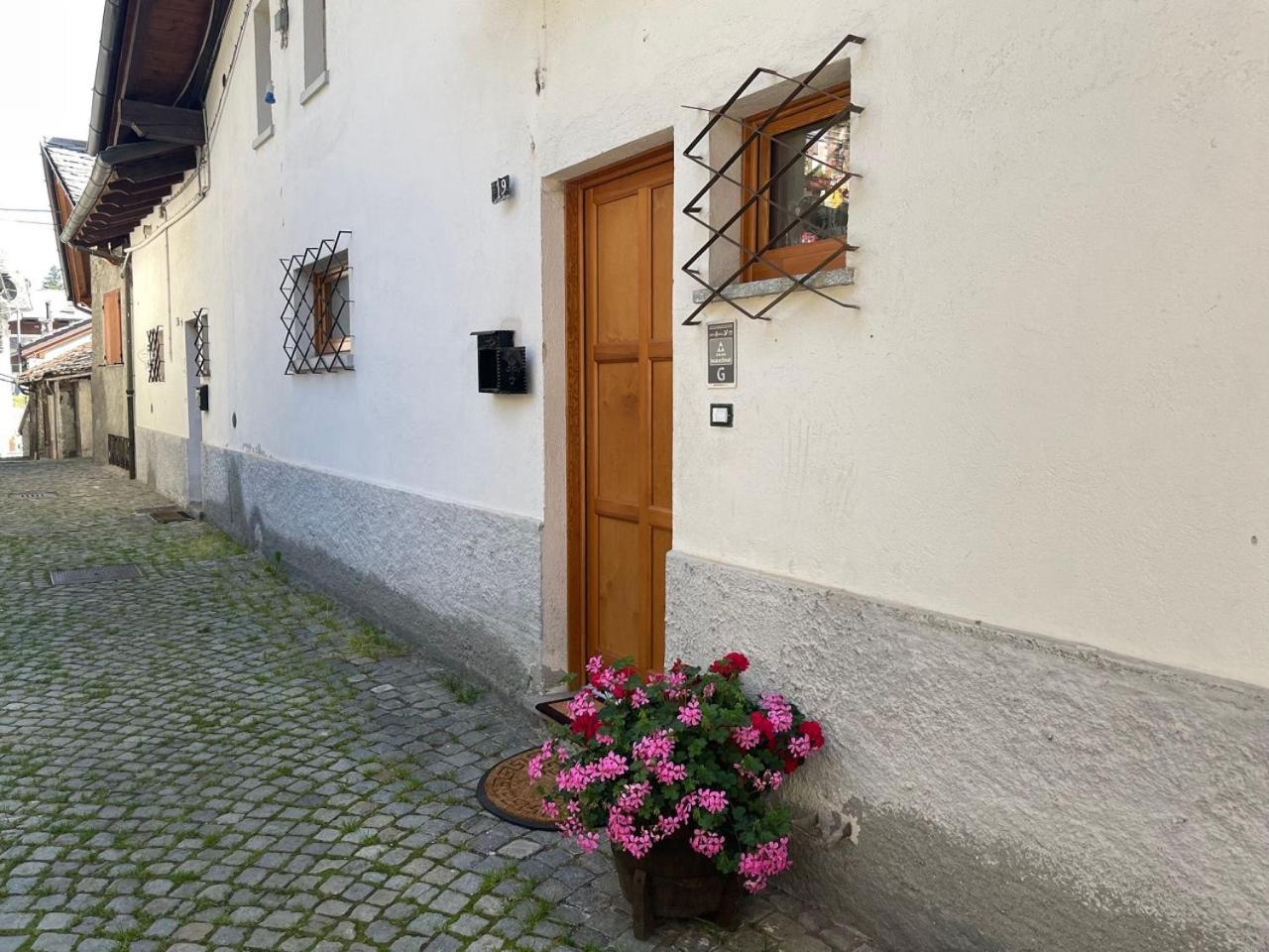 Maison Julie-Lungo La Via Francigena เอตรูเบละส์ ภายนอก รูปภาพ
