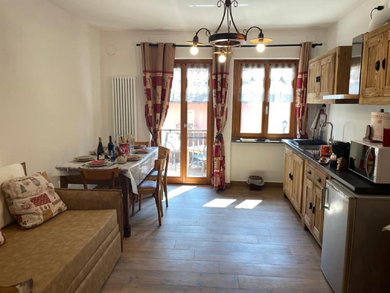 Maison Julie-Lungo La Via Francigena เอตรูเบละส์ ภายนอก รูปภาพ