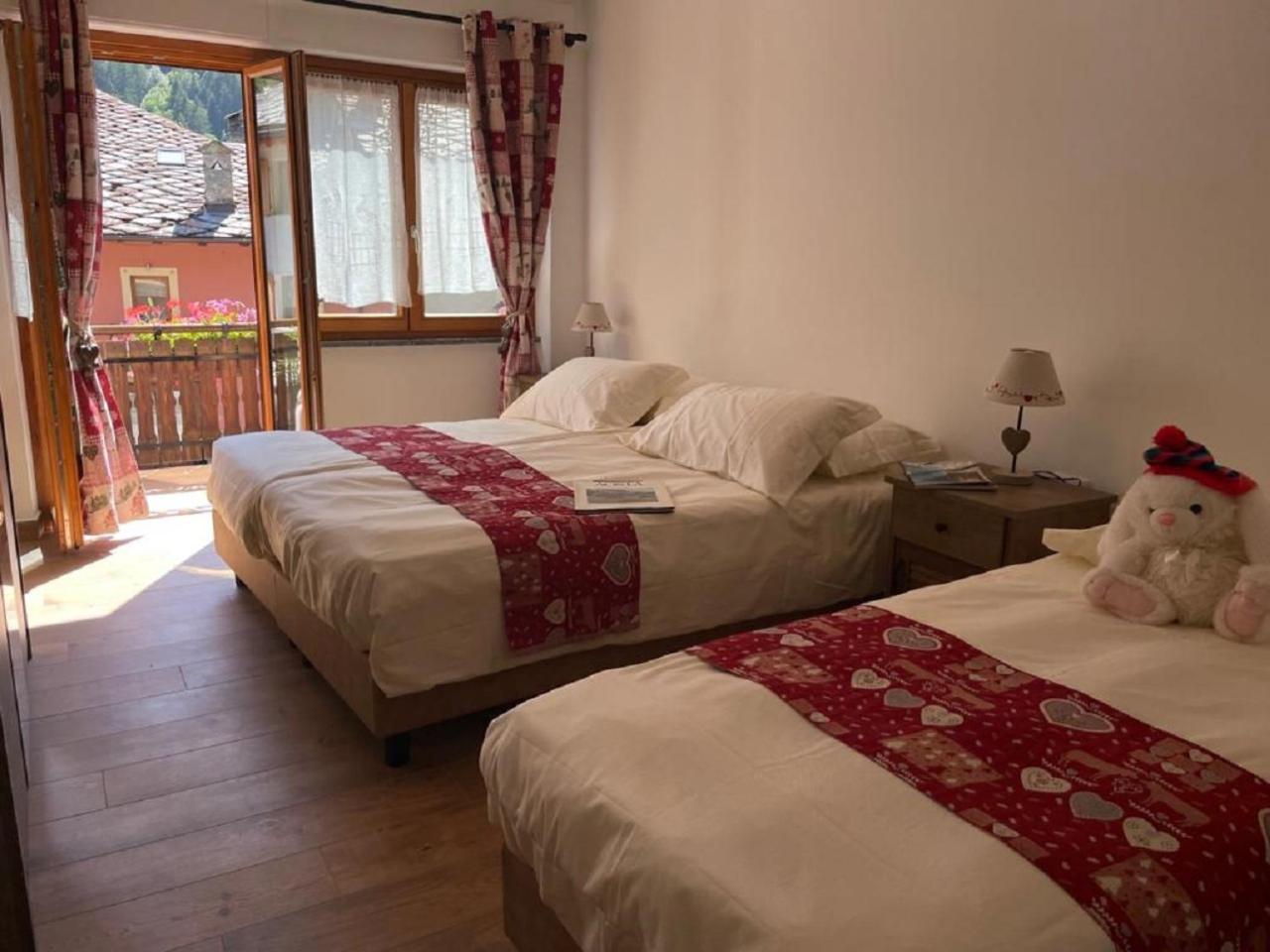 Maison Julie-Lungo La Via Francigena เอตรูเบละส์ ภายนอก รูปภาพ