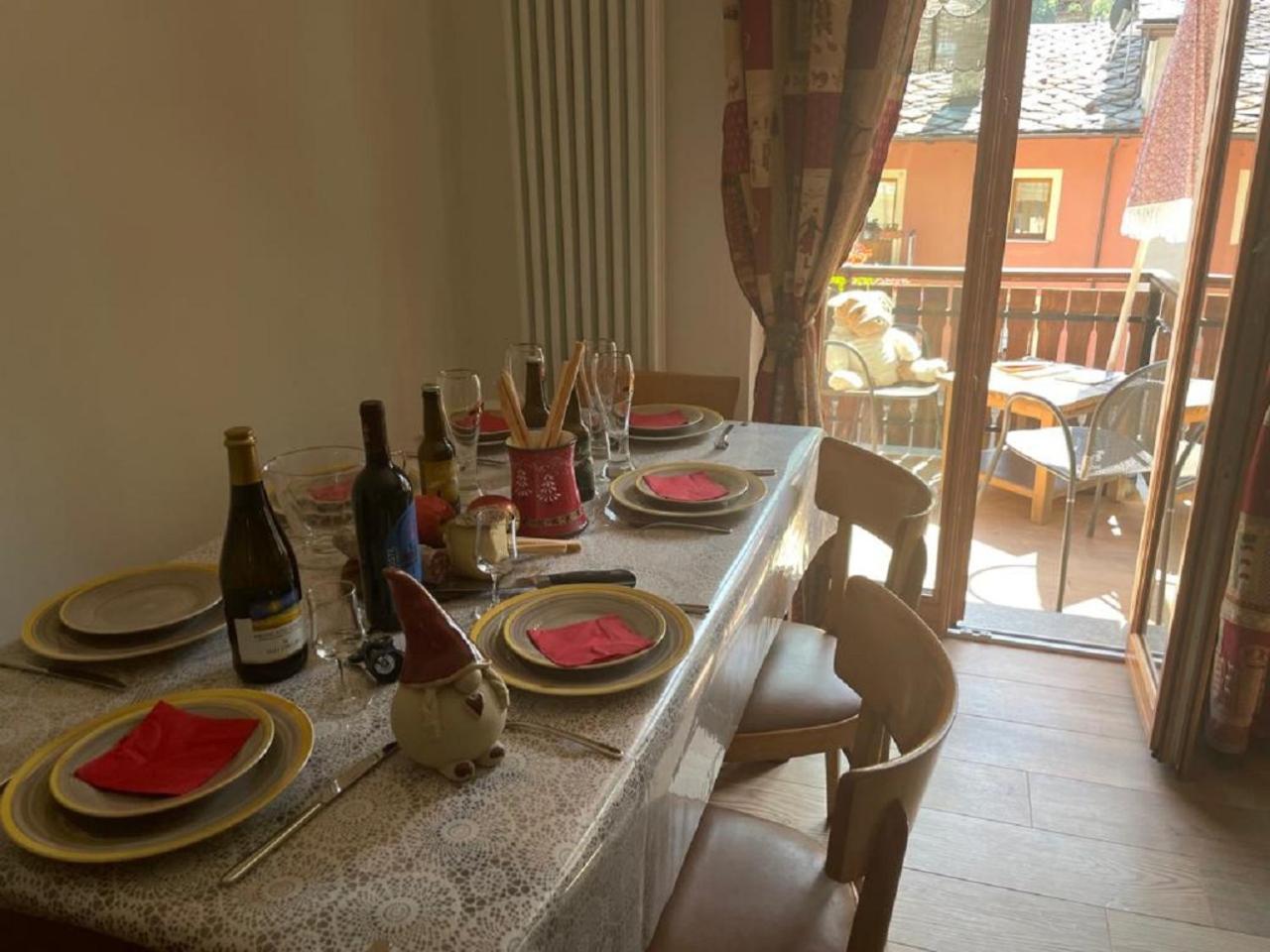 Maison Julie-Lungo La Via Francigena เอตรูเบละส์ ภายนอก รูปภาพ