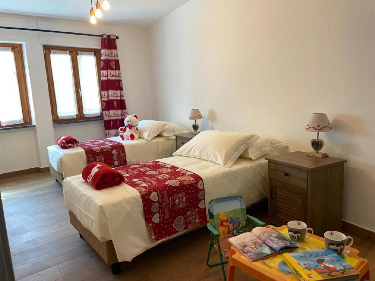 Maison Julie-Lungo La Via Francigena เอตรูเบละส์ ภายนอก รูปภาพ