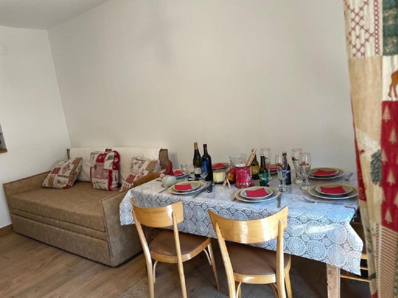 Maison Julie-Lungo La Via Francigena เอตรูเบละส์ ภายนอก รูปภาพ