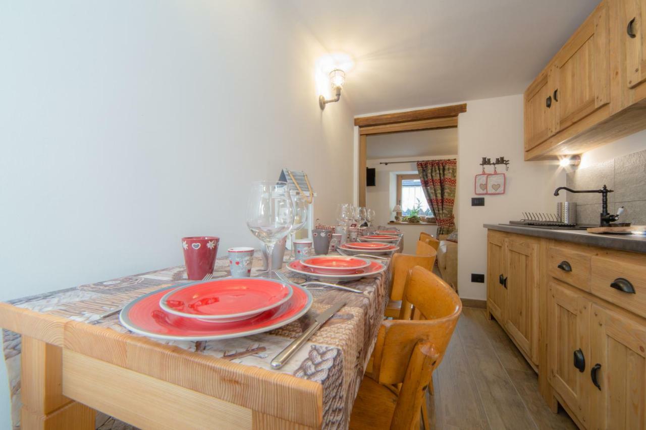 Maison Julie-Lungo La Via Francigena เอตรูเบละส์ ภายนอก รูปภาพ