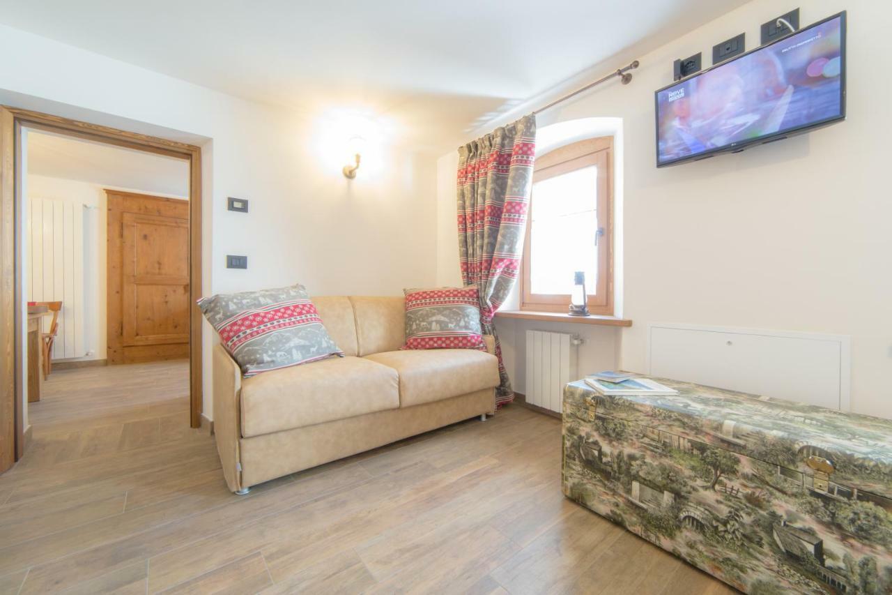 Maison Julie-Lungo La Via Francigena เอตรูเบละส์ ภายนอก รูปภาพ