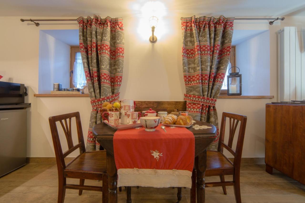 Maison Julie-Lungo La Via Francigena เอตรูเบละส์ ภายนอก รูปภาพ
