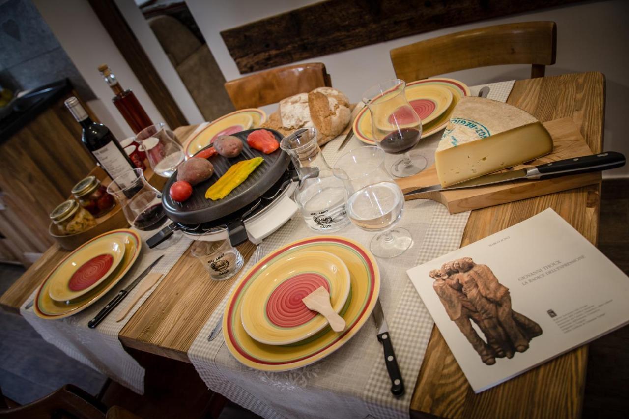 Maison Julie-Lungo La Via Francigena เอตรูเบละส์ ภายนอก รูปภาพ